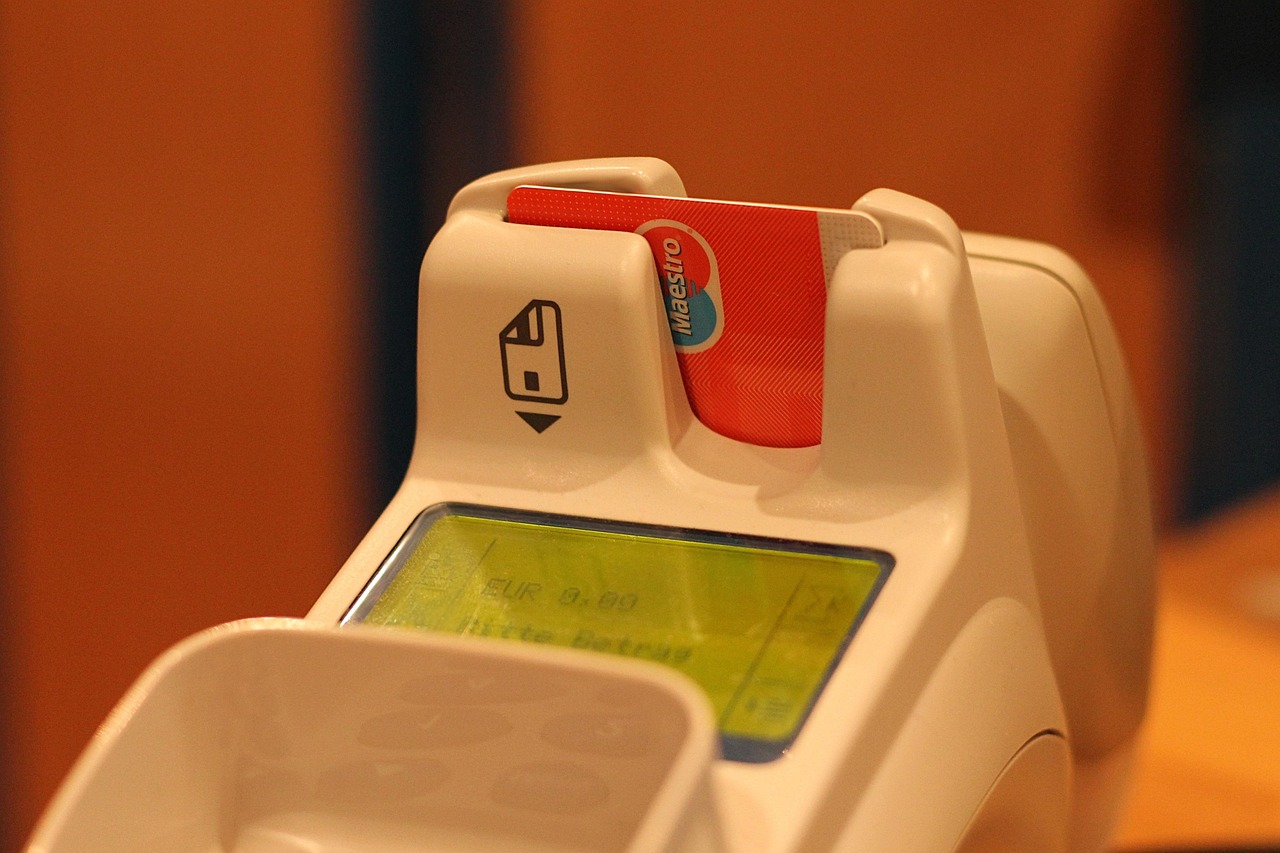 Immagine di una Carta d'Identità Elettronica con dettagli su come usarla al posto dello SPID.