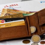 Confronto tra bonifico immediato e bonifico classico, evidenziando vantaggi e svantaggi.