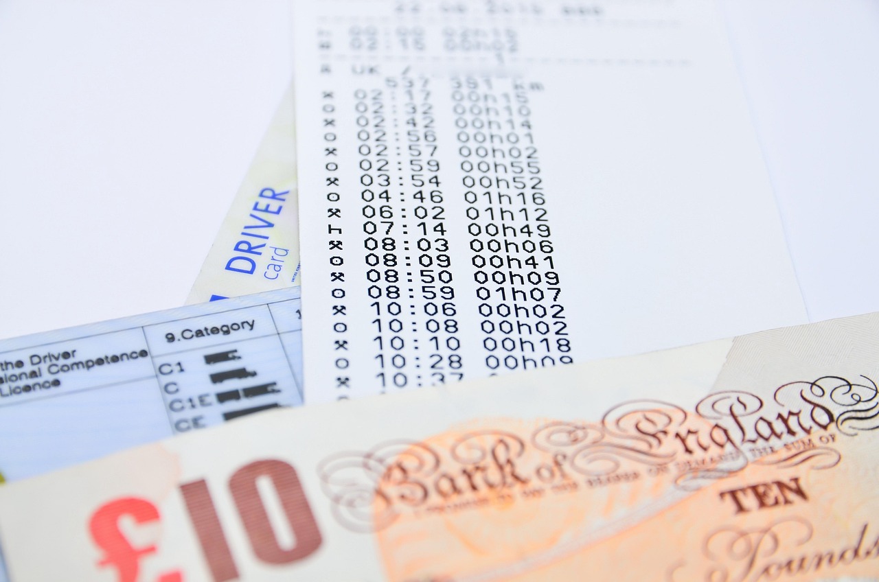 Bollo auto gratuito per over 70 in alcune regioni italiane dal 2026.