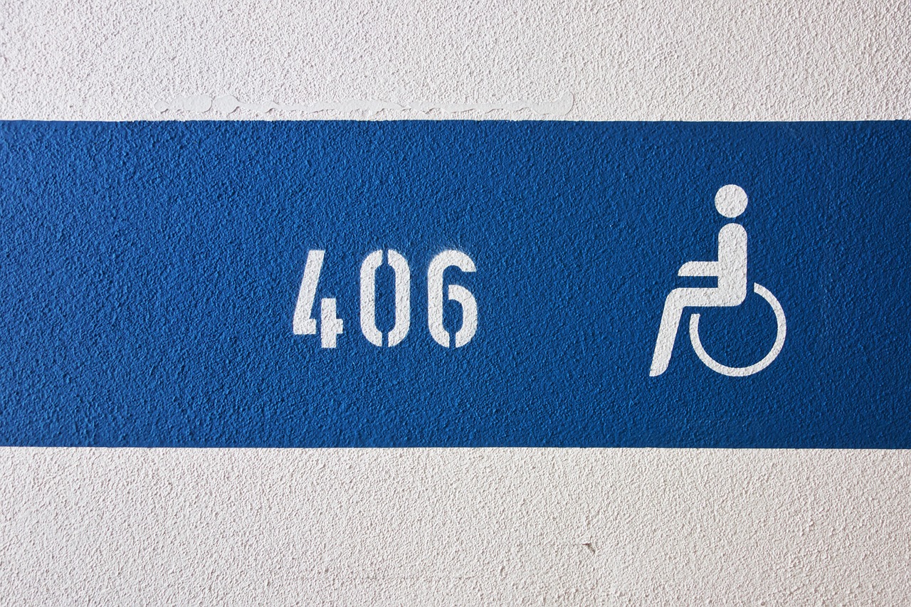 Immagine di un documento informativo sulle agevolazioni per disabili secondo la Legge 104 nel 2025.